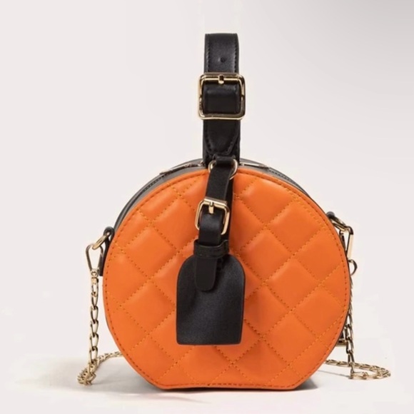 Round Quilted Two-Tone Crossbody Bag - Picture 6 of 10